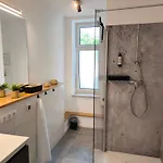 Apartamento Maremar - Am Ferberturm - Luxus Boxspringbett - Küche - Arbeitsplatz - Wlan Gera