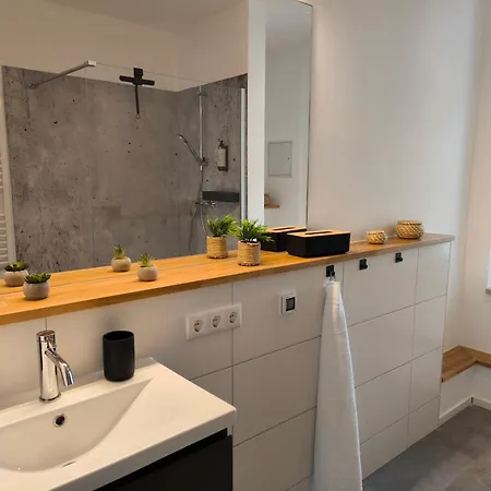 Appartamento Maremar - Am Ferberturm - Luxus Boxspringbett - Kueche - Arbeitsplatz - Wlan Gera