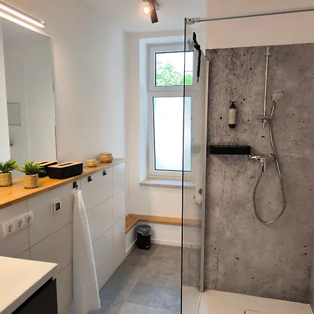 Lejlighed Maremar - Am Ferberturm - Luxus Boxspringbett - Kueche - Arbeitsplatz - Wlan Gera