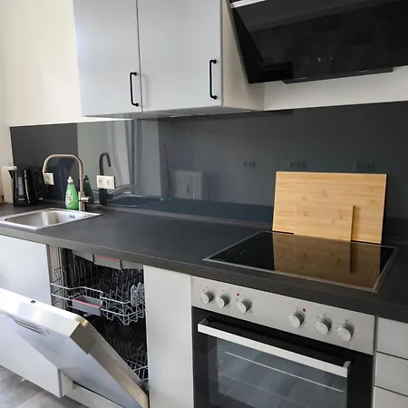 Maremar - Am Ferberturm - Luxus Boxspringbett - Küche - Arbeitsplatz - Wlan * Gera
